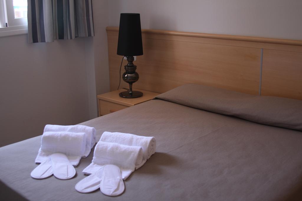 Aparthotel Marsol 카스테데펠스 외부 사진